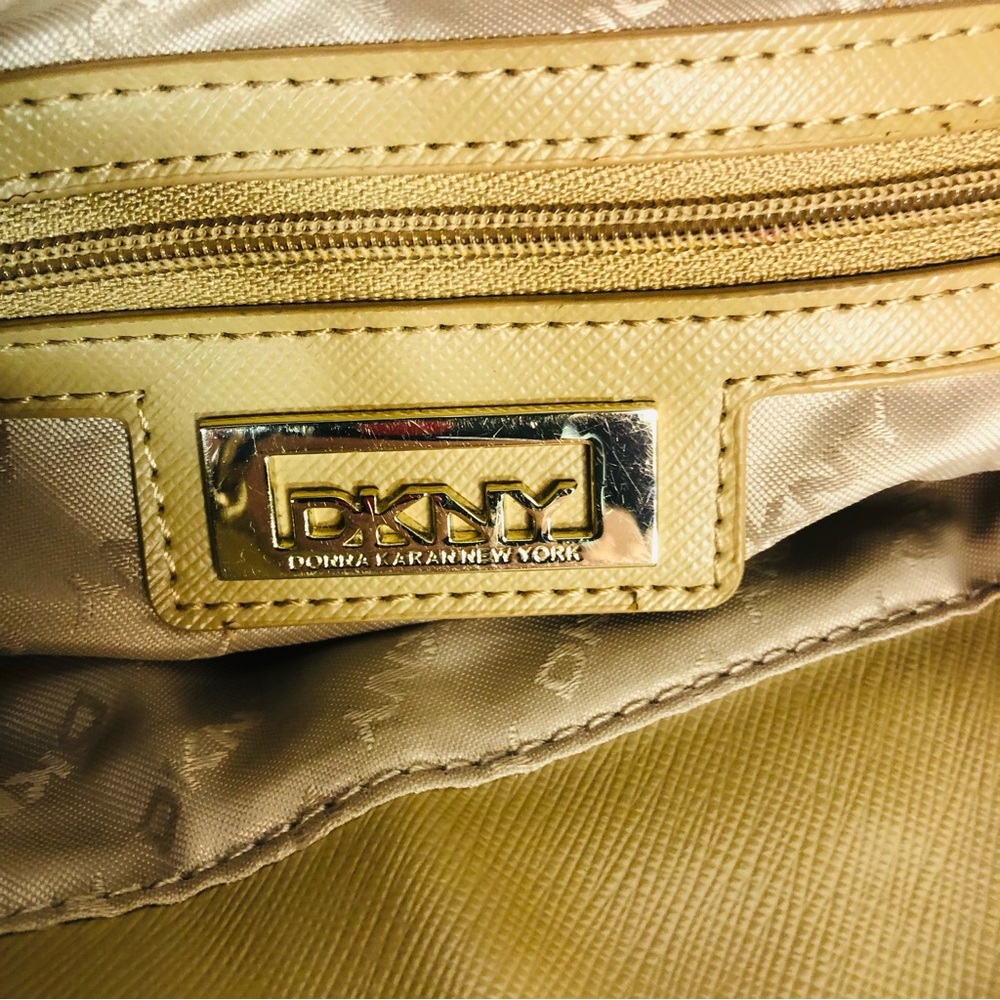 DKNY Golden Tan Leather Tote Shoulder Bag with Chain Strap - Picture 10 of 14
